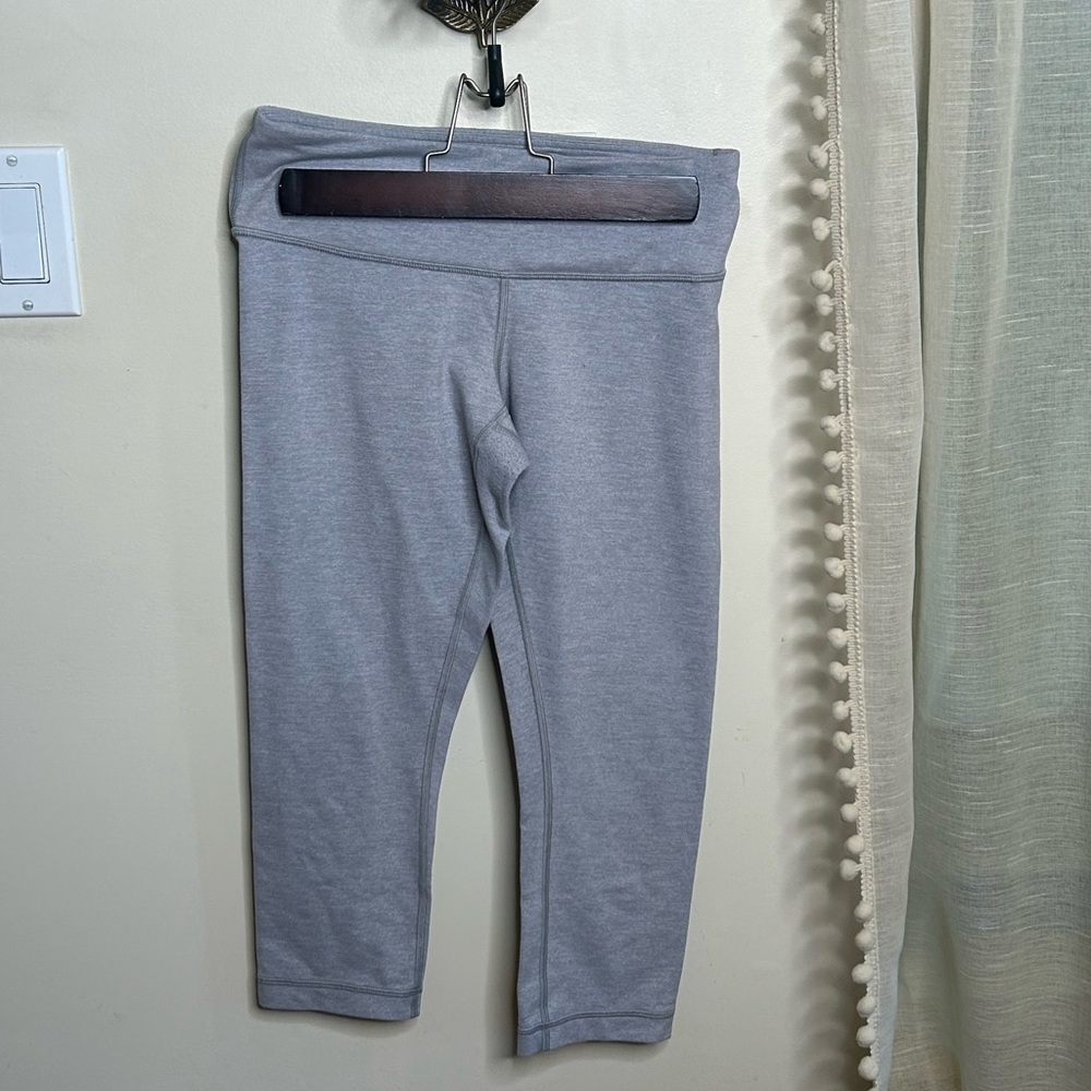 Lululemon wunder under Capri 6 Mid Rise Grey